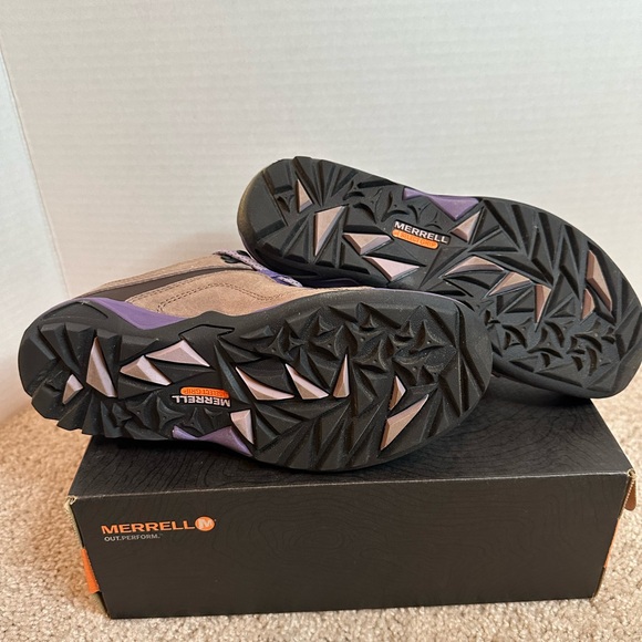 New in box Merrell Women's Tan and Purple Athletic Shoes, size 5.5 M - Picture 8 of 8